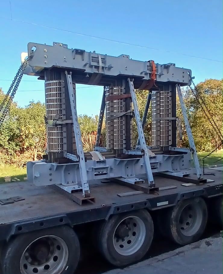 Núcleos armados sobre camión, listos para despacho